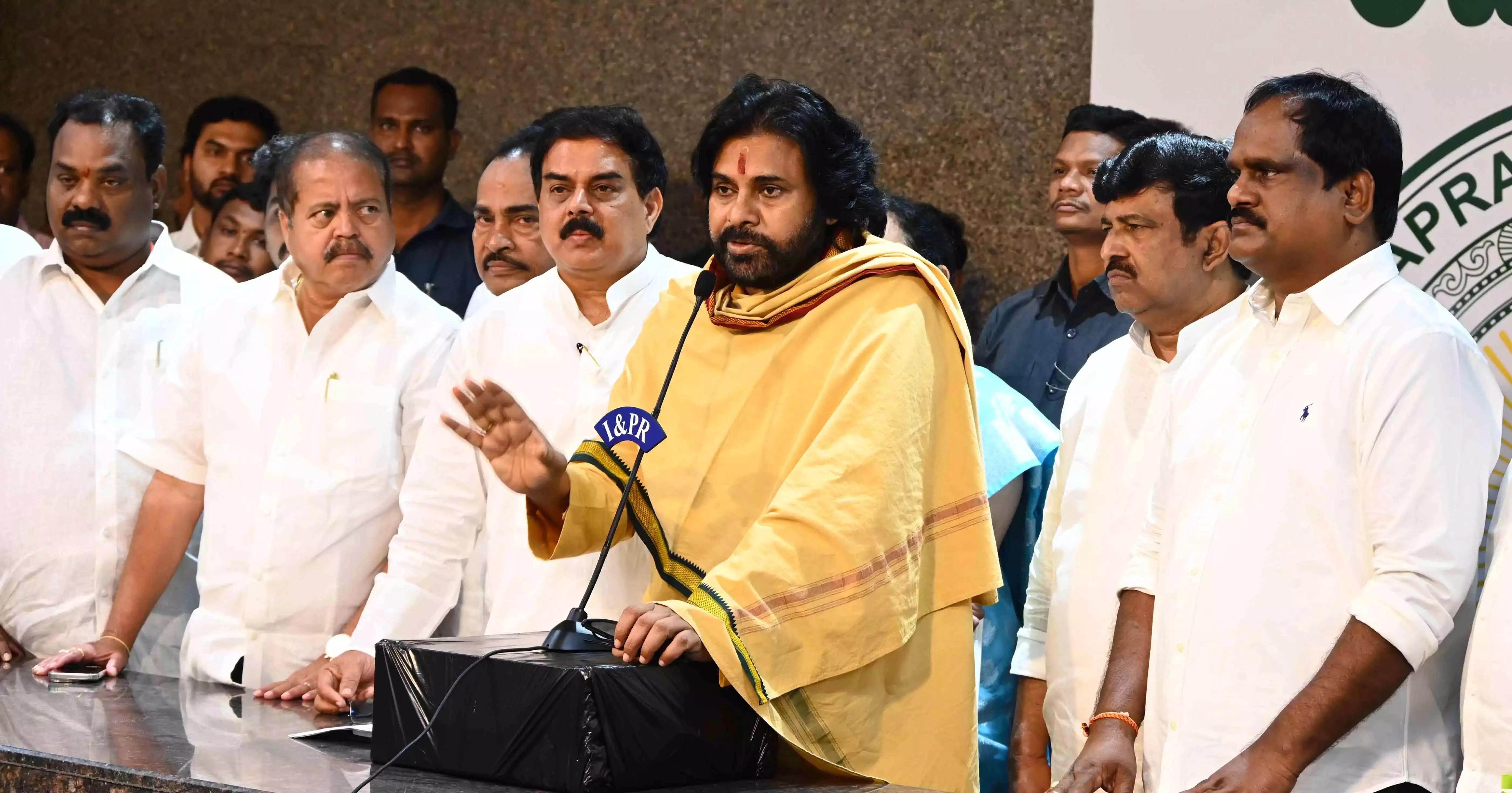 YSRC को मौजूदा 5 साल के कार्यकाल में विपक्ष का दर्जा नहीं मिलेगा: Pawan Kalyan YSRC को मौजूदा 5 साल के कार्यकाल में विपक्ष का दर्जा नहीं मिलेगा: Pawan Kalyan