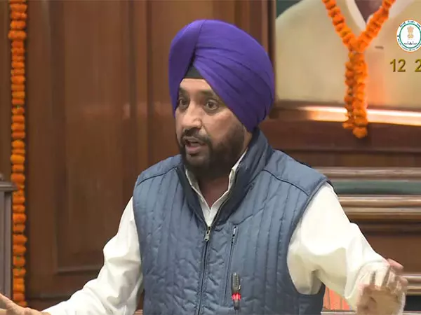 बाबासाहेब के नारे लगाते हुए उनके सपने को तोड़ रहे: अरविंदर सिंह लवली ने AAP पर निशाना साधा बाबासाहेब के नारे लगाते हुए उनके सपने को तोड़ रहे: अरविंदर सिंह लवली ने AAP पर निशाना साधा
