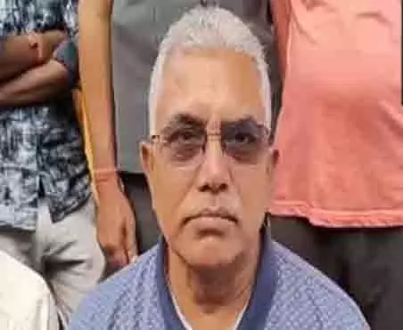 दिलीप घोष ने CM ममता बनर्जी पर वेतन वृद्धि के लिए डॉक्टरों को रिश्वत देने का लगाया आरोप दिलीप घोष ने CM ममता बनर्जी पर वेतन वृद्धि के लिए डॉक्टरों को रिश्वत देने का लगाया आरोप