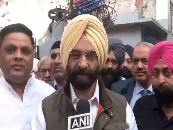 दिल्ली के मंत्री सिरसा ने केजरीवाल पर CAG रिपोर्ट छिपाने का आरोप लगाया दिल्ली के मंत्री सिरसा ने केजरीवाल पर CAG रिपोर्ट छिपाने का आरोप लगाया
