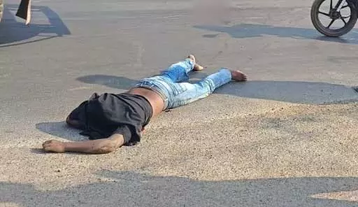 माजदा ने कुचला, स्कूटी सवार की मौत माजदा ने कुचला, स्कूटी सवार की मौत
