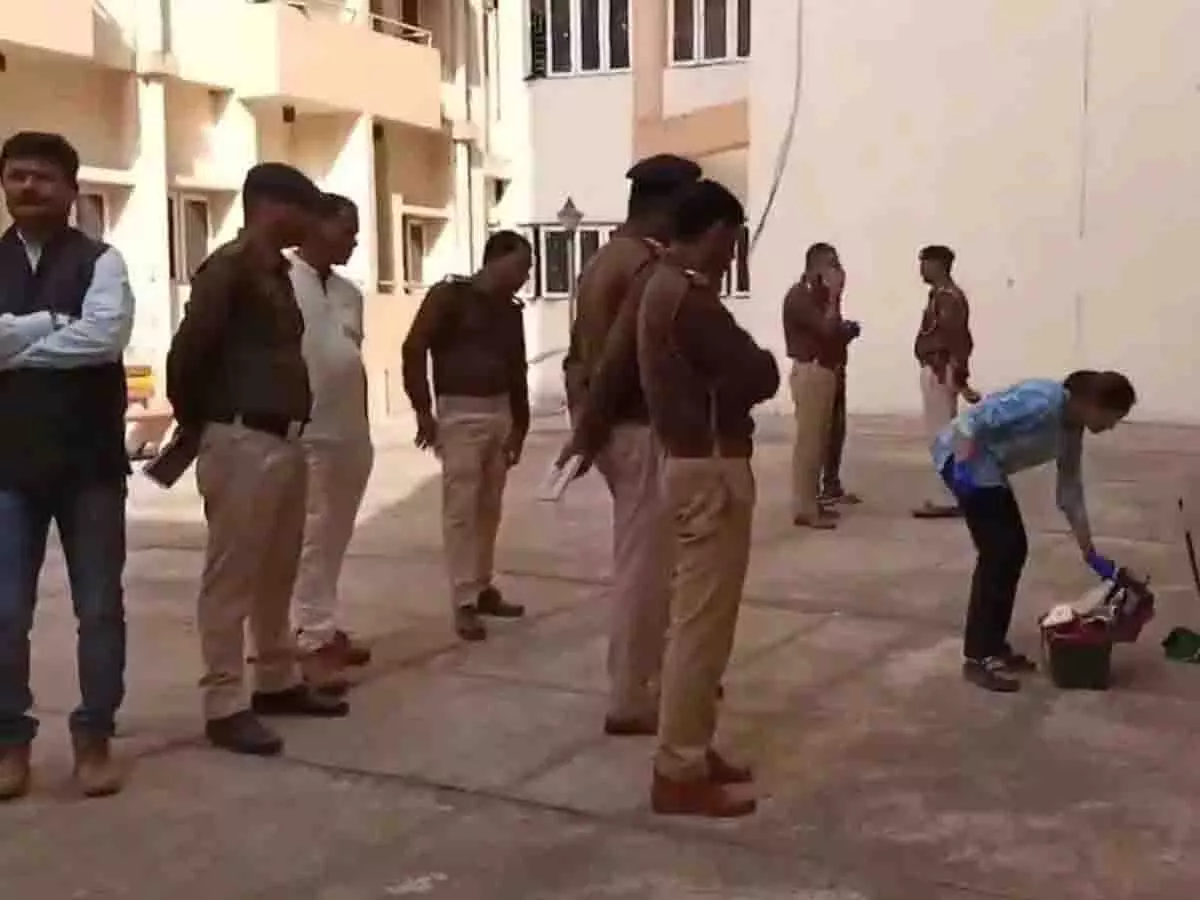 हैदराबाद से IIT पटना के छात्र ने हॉस्टल की 7वीं मंजिल से छलांग लगाकर जान दे दी हैदराबाद से IIT पटना के छात्र ने हॉस्टल की 7वीं मंजिल से छलांग लगाकर जान दे दी