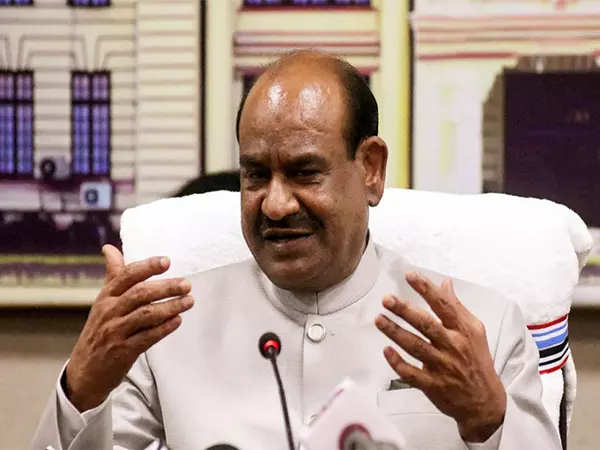 Lok Sabha अध्यक्ष ने महाशिवरात्रि की शुभकामनाएं दीं Lok Sabha अध्यक्ष ने महाशिवरात्रि की शुभकामनाएं दीं