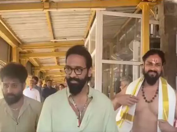 Vishnu Manchu ने तिरुमाला मंदिर में पूजा-अर्चना की Vishnu Manchu ने तिरुमाला मंदिर में पूजा-अर्चना की