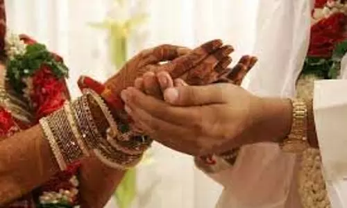 दूल्हे ने दुल्हन बदली, नशे में था सन्न रह गए मेहमान दूल्हे ने दुल्हन बदली, नशे में था सन्न रह गए मेहमान
