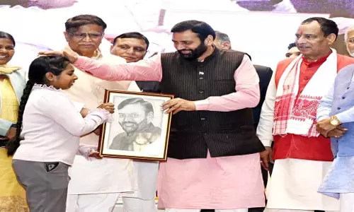 Haryana: मुख्यमंत्री ने किसानों से नवीन तकनीक अपनाने का आग्रह किया Haryana: मुख्यमंत्री ने किसानों से नवीन तकनीक अपनाने का आग्रह किया