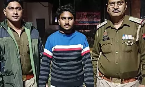 शादी में मेहमानों को थूक वाली रोटी दिया, हलवाई का कर्मचारी गिरफ्तार शादी में मेहमानों को थूक वाली रोटी दिया, हलवाई का कर्मचारी गिरफ्तार