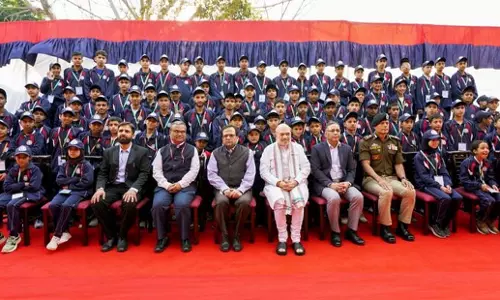 J&K: शाह ने जम्मू-कश्मीर के छात्रों से शांति का दूत बनने का आह्वान किया J&K: शाह ने जम्मू-कश्मीर के छात्रों से शांति का दूत बनने का आह्वान किया