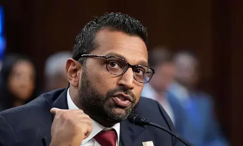 एपी सूत्र ने बताया नए FBI निदेशक काश पटेल ने ATF प्रमुख के रूप में शपथ ली एपी सूत्र ने बताया नए FBI निदेशक काश पटेल ने ATF प्रमुख के रूप में शपथ ली