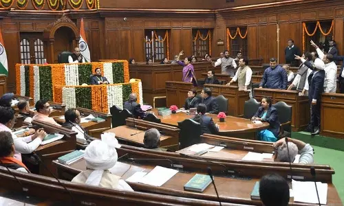 विधानसभा सत्र के पहले दिन अराजकता और विरोध प्रदर्शनों की संख्या दर्ज की गई