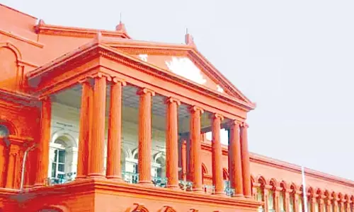 Karnataka: कर्नाटक हाईकोर्ट ने अर्नब के खिलाफ केपीसीसी का मामला खारिज किया Karnataka: कर्नाटक हाईकोर्ट ने अर्नब के खिलाफ केपीसीसी का मामला खारिज किया