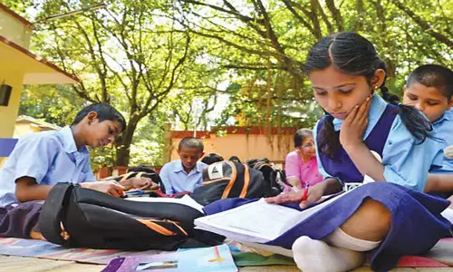 Chikmagalur : सरकारी स्कूल को 2.18 करोड़ रुपए दान; बिजनेसमैन बना रोल मॉडल Chikmagalur : सरकारी स्कूल को 2.18 करोड़ रुपए दान; बिजनेसमैन बना रोल मॉडल
