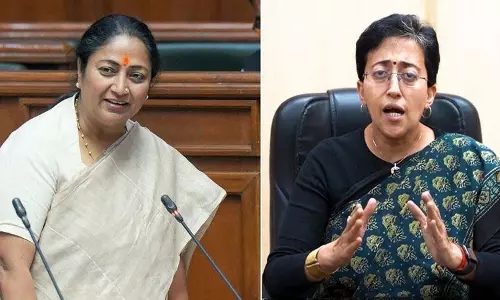 दिल्ली सीएम कार्यालय में अंबेडकर, भगत सिंह की तस्वीरों को लेकर भाजपा और आप में वाकयुद्ध दिल्ली सीएम कार्यालय में अंबेडकर, भगत सिंह की तस्वीरों को लेकर भाजपा और आप में वाकयुद्ध