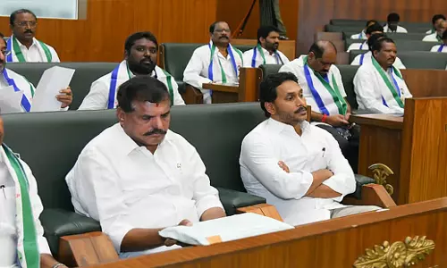 Andhra: वाईएसआरसीपी विधायकों ने राज्यपाल के अभिभाषण में भाग लिया