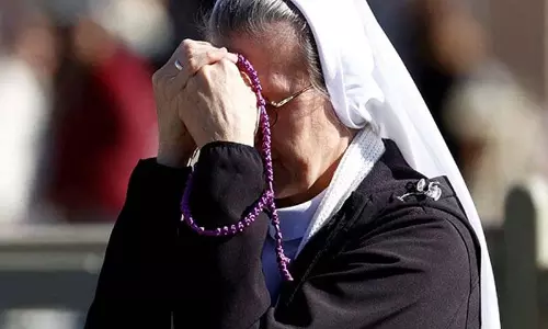 पोप की हालत नाजुक, लेकिन थोड़ा सुधार दिख रहा: Vatican