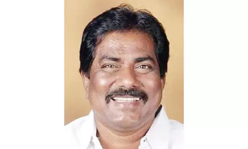 Karnataka : मंत्री ने पंजीकरण दस्तावेजों का बार-बार निरीक्षण करने का निर्देश दिया
