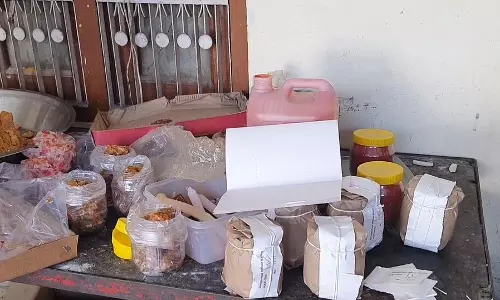 Haryana: स्वास्थ्य विभाग ने मिठाई की दुकान पर मारा छापा