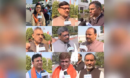 दिल्ली विधानसभा: सीएजी रिपोर्ट को लेकर केजरीवाल पर बरसे भाजपा विधायक