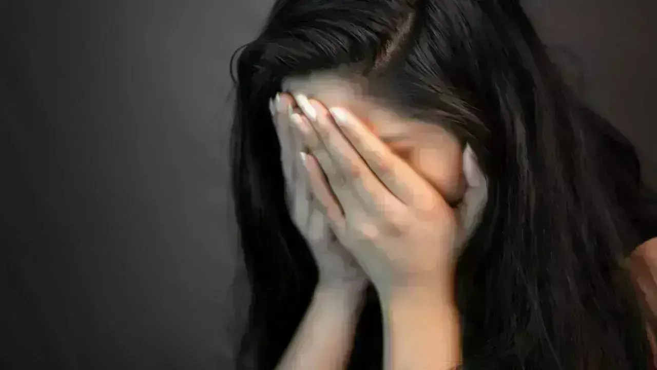 Bareilly: ट्यूशन पड़ने से मना करने पर हैवान बनी टीचर Bareilly: ट्यूशन पड़ने से मना करने पर हैवान बनी टीचर