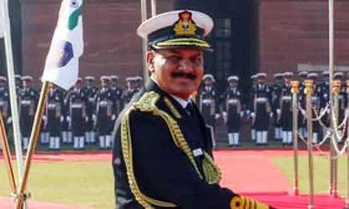 सेमीकंडक्टर नीति अर्थव्यवस्था के लिए नई ऊर्जा का काम करेगी : नौसेना प्रमुख सेमीकंडक्टर नीति अर्थव्यवस्था के लिए नई ऊर्जा का काम करेगी : नौसेना प्रमुख