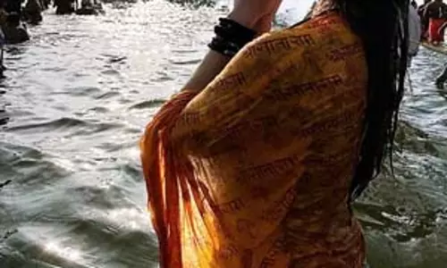 राशा थडानी ने महाकुंभ में पवित्र स्नान और प्रार्थना की झलक साझा की