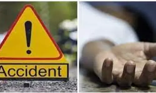 Rewa: कार खड़े ट्रक से टकराई, 3 की मौत 7 गंभीर श्रद्धालु