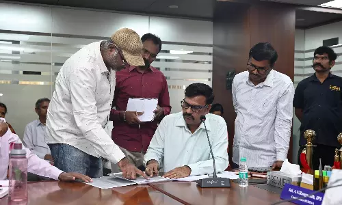 Telangana: मॉर्निंग वॉकर्स ने इंदिरा पार्क अतिक्रमण का विरोध किया Telangana: मॉर्निंग वॉकर्स ने इंदिरा पार्क अतिक्रमण का विरोध किया