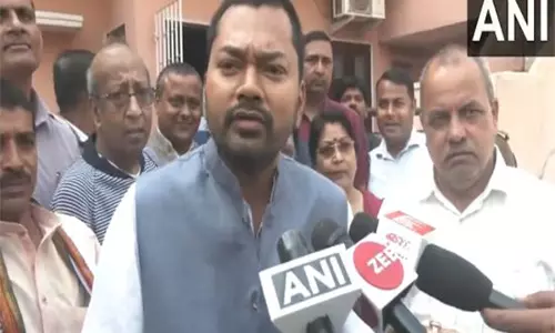 Bihar CM के बेटे ने लोगों से आगामी विधानसभा चुनावों में अपने पिता के लिए वोट करने की अपील की Bihar CM के बेटे ने लोगों से आगामी विधानसभा चुनावों में अपने पिता के लिए वोट करने की अपील की