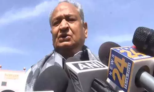 अशोक गहलोत ने 6 कांग्रेस विधायकों के निलंबन पर BJP की आलोचना की अशोक गहलोत ने 6 कांग्रेस विधायकों के निलंबन पर BJP की आलोचना की