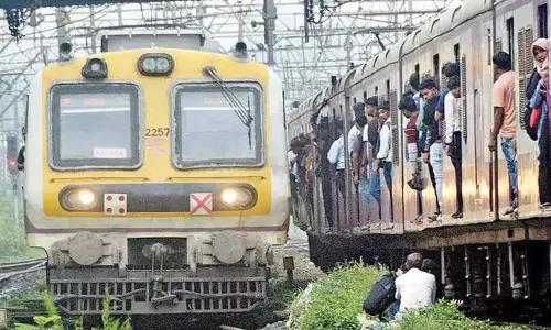 मुंबई और तटीय Karnataka के बीच विशेष ट्रेनों की कमी से यात्री परेशान