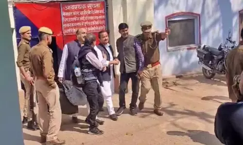 17 महीने बाद जेल से रिहा हुए अब्दुल्ला आजम