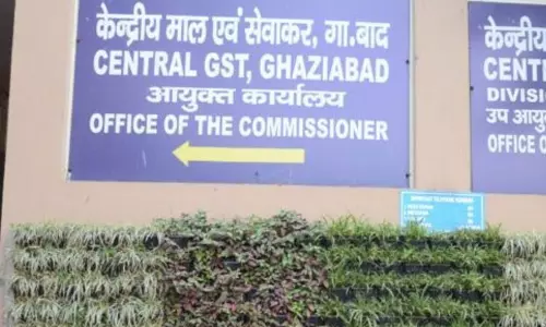 NCR Ghaziabad: सीजीएसटी की टीम ने पान मसाला कंपनी के गोदाम पर छापा मारा