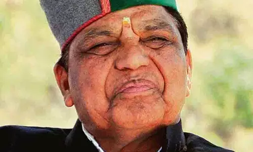 आदर्श स्वास्थ्य संस्थानों को मिलेंगे नवीनतम उपकरण: Minister