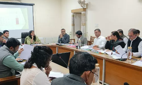 Sri Ganganagar: पेयजल व्यवस्था को बनाये रखें सुचारू राजस्व अधिकारियों की समीक्षा बैठक