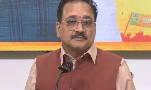 CAG रिपोर्ट को लेकर बीजेपी ने AAP पर बोला हमला, अरविंद केजरीवाल को बताया शराब का दलाल