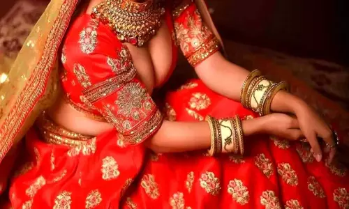 सुहागरात की रात दूल्हे ने दुल्हन से मांगा वो, सुबह उठते ही बिस्तर पर देखा तो हुआ हैरान... सुहागरात की रात दूल्हे ने दुल्हन से मांगा वो, सुबह उठते ही बिस्तर पर देखा तो हुआ हैरान...