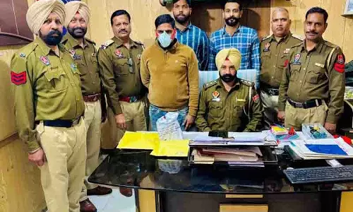 Amritsar: ड्रग तस्कर 417 ग्राम हेरोइन और 22 हजार रुपये से अधिक की ड्रग मनी के साथ गिरफ्तार