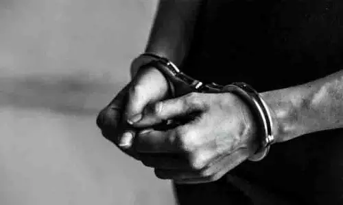 Hyderabad में आठ महीने के बच्चे का अपहरण करने के आरोप में दो लोग गिरफ्तार Hyderabad में आठ महीने के बच्चे का अपहरण करने के आरोप में दो लोग गिरफ्तार