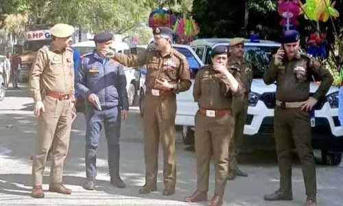 DIG ट्रैफिक ने महा शिवरात्रि के लिए आप शंभू मंदिर में व्यवस्था की समीक्षा की