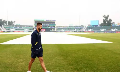 Champions Trophy: रावलपिंडी में लगातार बारिश के कारण ऑस्ट्रेलिया-दक्षिण अफ्रीका के बीच मुकाबला रद्द करना पड़ा Champions Trophy: रावलपिंडी में लगातार बारिश के कारण ऑस्ट्रेलिया-दक्षिण अफ्रीका के बीच मुकाबला रद्द करना पड़ा