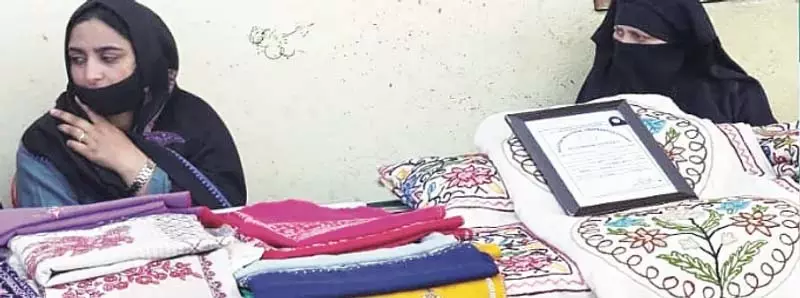 हस्तशिल्प विभाग बारामुल्ला ने कारीगर प्रदर्शनी सह जागरूकता शिविर का आयोजन किया हस्तशिल्प विभाग बारामुल्ला ने कारीगर प्रदर्शनी सह जागरूकता शिविर का आयोजन किया