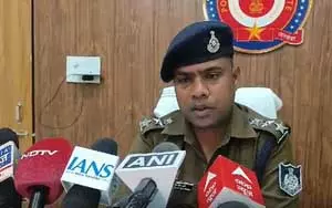 पुलिस थाने पहुंची मेकअप आर्टिस्ट ने कहा, मैंने गला दबाकर बॉयफ्रेंड को मार डाला पुलिस थाने पहुंची मेकअप आर्टिस्ट ने कहा, मैंने गला दबाकर बॉयफ्रेंड को मार डाला