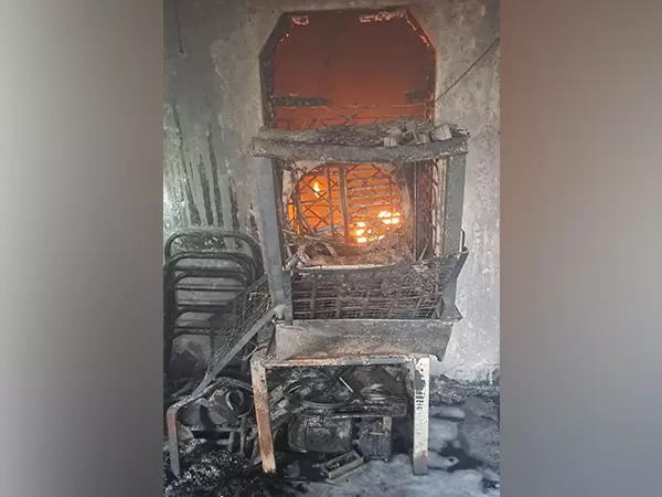 Mayapuri इलाके में फैक्ट्री में लगी आग, किसी के हताहत होने की खबर नहीं Mayapuri इलाके में फैक्ट्री में लगी आग, किसी के हताहत होने की खबर नहीं
