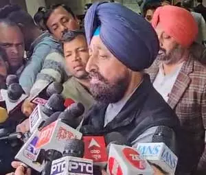 कांग्रेस विधायक प्रताप सिंह बाजवा का दावा, राज्यसभा जाने की तैयारी में अरविंद केजरीवाल कांग्रेस विधायक प्रताप सिंह बाजवा का दावा, राज्यसभा जाने की तैयारी में अरविंद केजरीवाल