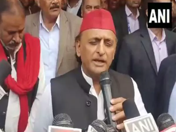 अखिलेश यादव ने CM Yogi पर पलटवार किया अखिलेश यादव ने CM Yogi पर पलटवार किया