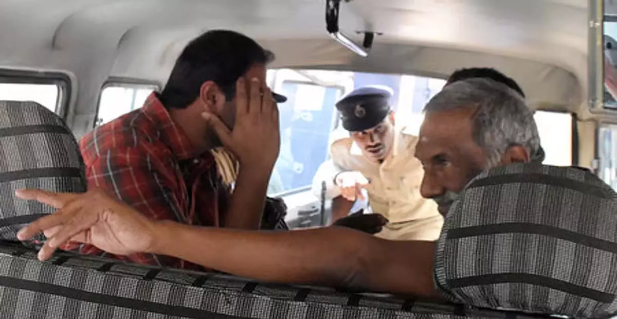 Andhra: सीबीआई ने तिरुपति लड्डू मिलावट मामले में आरोपियों की फिर से हिरासत मांगी Andhra: सीबीआई ने तिरुपति लड्डू मिलावट मामले में आरोपियों की फिर से हिरासत मांगी