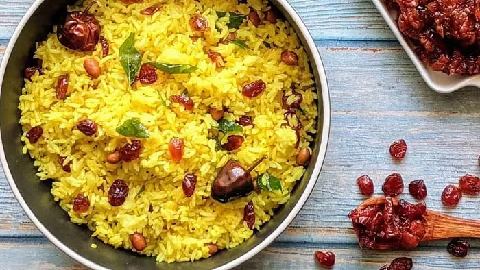 Lemon Rice Recipe: घर पर बनाना चाहते हैं बाजार जैसा लेमन राइस, तो अपनाएं ये तरीका Lemon Rice Recipe: घर पर बनाना चाहते हैं बाजार जैसा लेमन राइस, तो अपनाएं ये तरीका