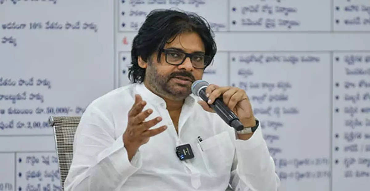 Andhra: ओंगोल में वाईएसआरसीपी को झटका, 20 पार्षद जेएसपी में शामिल Andhra: ओंगोल में वाईएसआरसीपी को झटका, 20 पार्षद जेएसपी में शामिल