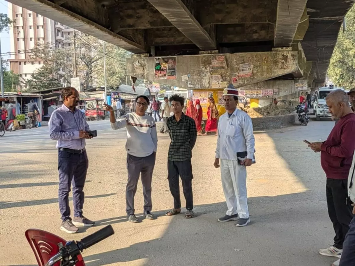 Ballia: रेलवे क्रॉसिंग ओवरब्रिज का सुंदरीकरण कार्य तेज़ी से जारी Ballia: रेलवे क्रॉसिंग ओवरब्रिज का सुंदरीकरण कार्य तेज़ी से जारी