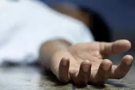 UP News: शादी की खुशियों में छाया मातम, हाईटेंशन लाइन की चपेट में आने से भाई की दर्दनाक मौत UP News: शादी की खुशियों में छाया मातम, हाईटेंशन लाइन की चपेट में आने से भाई की दर्दनाक मौत